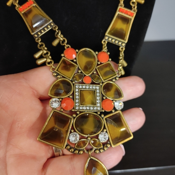 Elegant Gold and Orange Statement Necklace - Picture 3 of 4